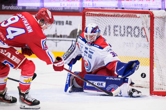 Timrås Sebastian Hartmann och Oskarshamns Emil Kruse