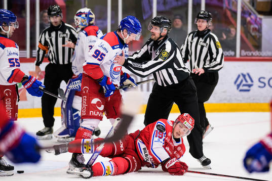 Oskarshamns Nick Olesen och Timrås Erik Andersson
