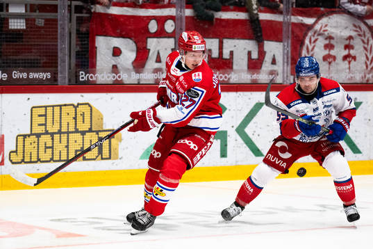 Timrås Oliver Johansson och Oskarshamns David Quenneville