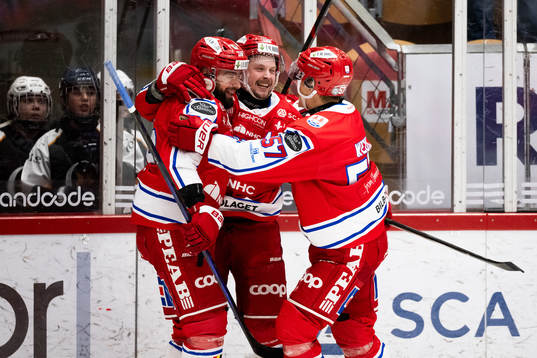 Timrås Jonathan Dahlén, Robin Hanzl och Anton Wedin jublar