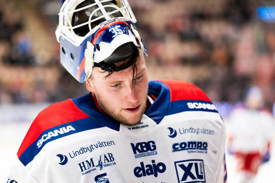 Oskarshamns målvakt Emil Kruse deppar