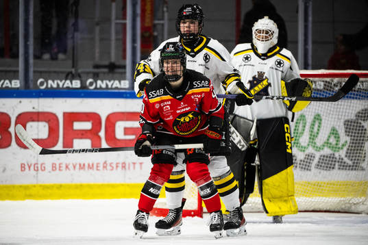 Luleås Noora Tulus och AIKs Vilma Nilsson