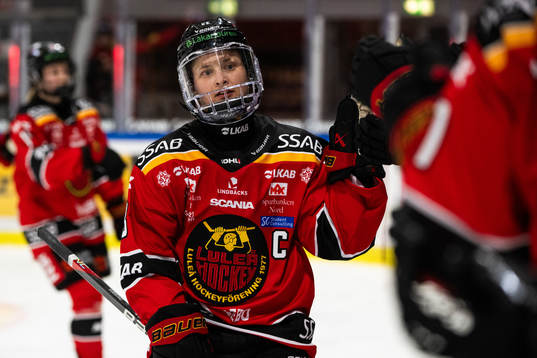 Luleås Jenni Hiirikoski jublar
