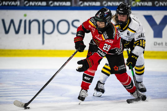 Luleås Emma Nordin och AIKs Isabelle Leijonhielm