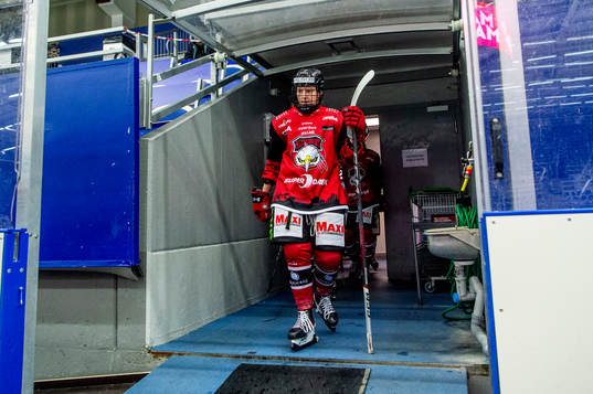 Malmö Redhawks Siobhan Birch går ut på isen