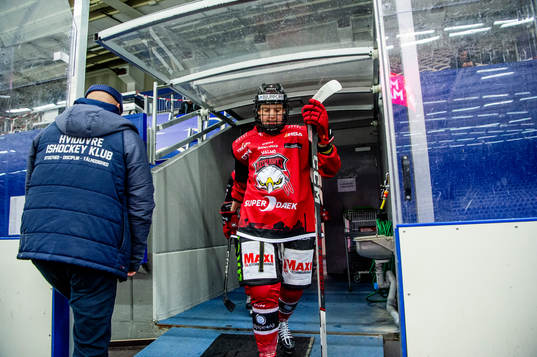 Malmö Redhawks Siobhan Birch går ut på isen
