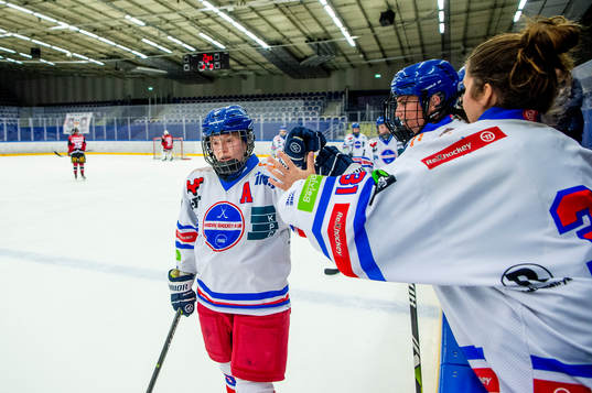 Hvidovres Line Sofie Ernst jublar