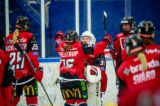 Malmö Redhawks Malmö Redhawks Frida Kielstrup jublar