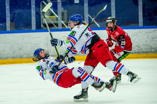 Hvidovres Mia Bau Hanssen och Simone Hammer Mørch krockar