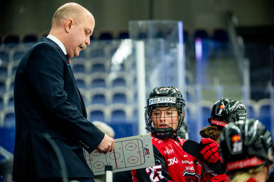 Malmö Redhawks tränare Henrik Palm och Julie Schlæger