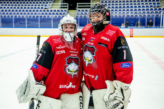 Malmö Redhawks målvakt Caroline Bjergstad och målvakt