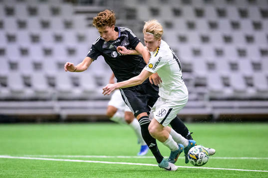 Rosenborgs Boye Skøre Hedman och AIKs Andreas Redkin