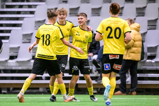 Mjällbys Kimmen Nennesson jublar