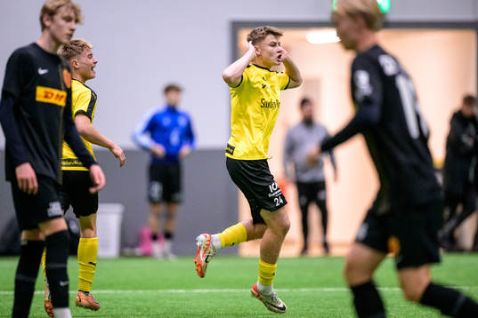 Mjällbys Lucas Nennesson jublar