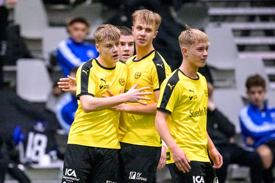 Mjällbys Lucas Nennesson jublar