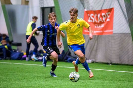 Odenses Hjalte Boe och Bröndbys Lukas Larsen
