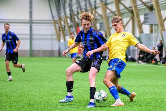 Odenses Hjalte Boe och Bröndbys Lukas Larsen