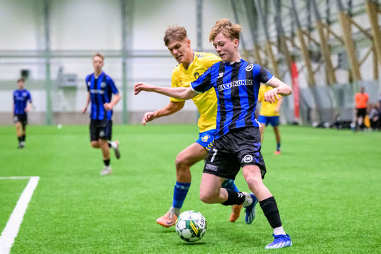 Bröndbys Lukas Larsen och Odenses Hjalte Boe