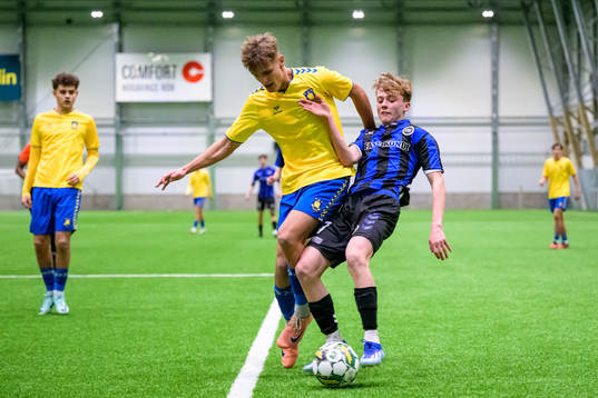 Bröndbys Lukas Larsen och Odenses Hjalte Boe