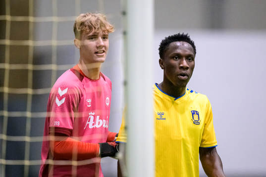 Odenses Tobias Elnegaard och Bröndbys Jonathan Agyekum