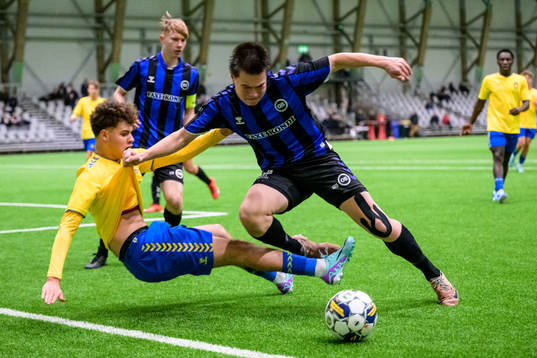 Bröndbys André Escobar och Odenses Sebastian Mørk