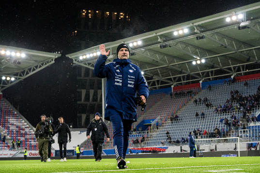 Geir Bakke, head coach of Vålerenga, looks dejected