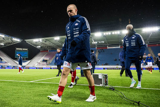 Petter Strand of Vålerenga looks dejected