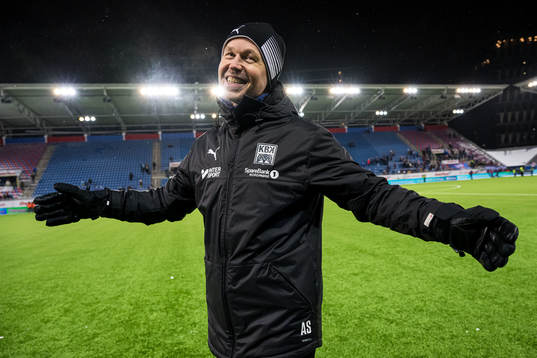 Amund Skiri, head coach of Kristiansund, celebrates