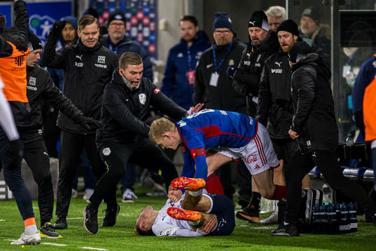 Brynjolfur Willumsson of Kristiansund and Henrik Bjørdal