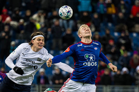 Brynjolfur Willumsson of Kristiansund and Henrik Bjørdal