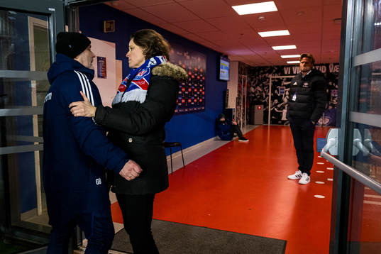 Geir Bakke, head coach of Vålerenga, looks dejected