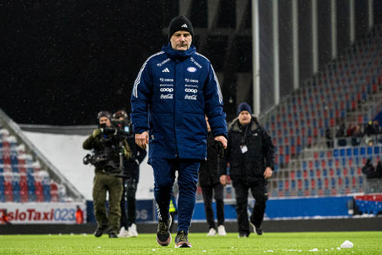 Geir Bakke, head coach of Vålerenga, looks dejected