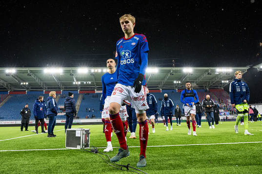 Elias Hagen of Vålerenga looks dejected