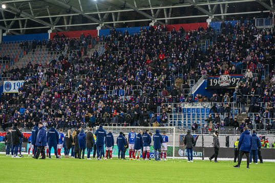 Players of Vålerenga looks dejected