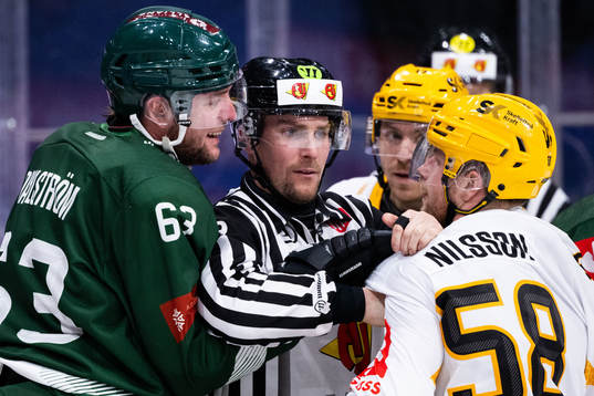 Carl Dahlström of Färjestad and Oskar Nilsson of