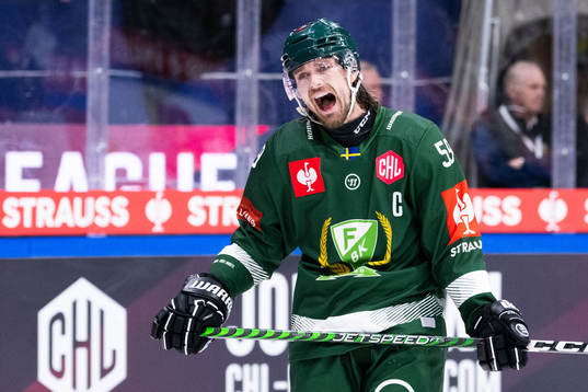 Linus Johansson of Färjestad looks dejected