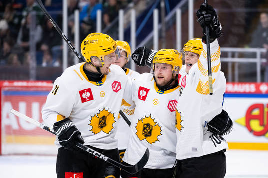 Max Lindholm of Skellefteå celebrates with Oskar Nilsson