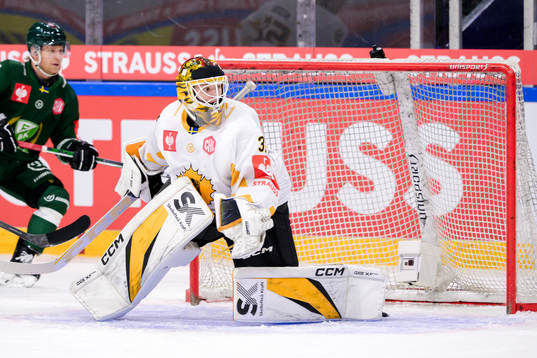 goaltender Linus Söderström of Skellefteå