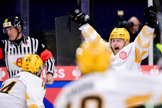 Oskar Nilsson of Skellefteå celebrates