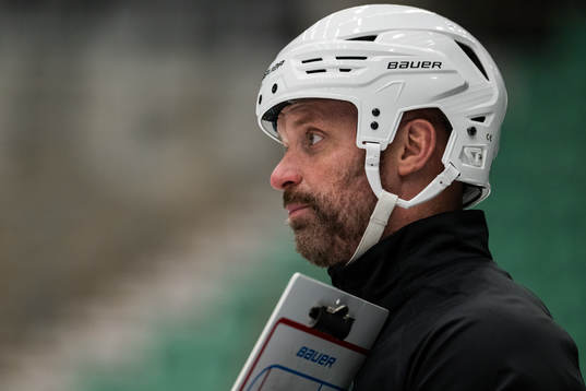 Assisterande tränare Tim Brithénn