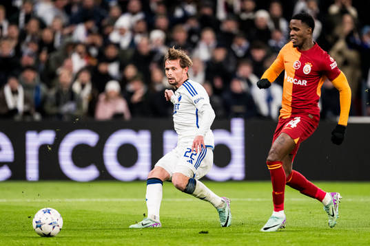 Peter Ankersen of FC Copenhagen and Wilfried Zaha of