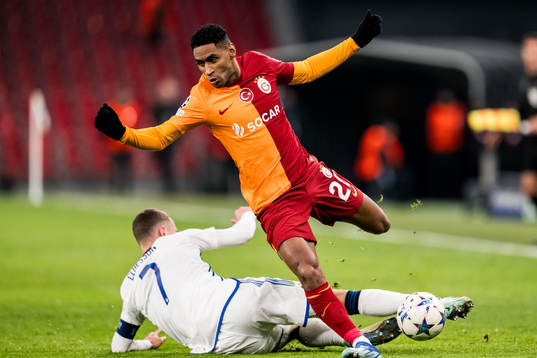 Viktor Claesson of FC Copenhagen and Tete of Galatasaray