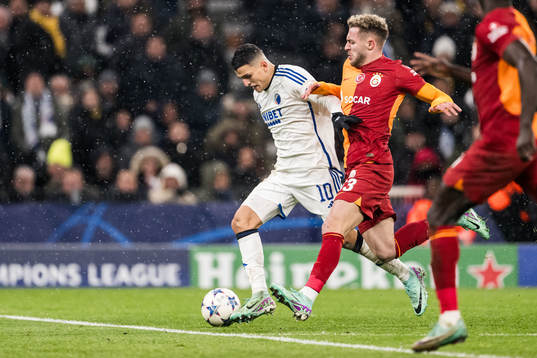 Mohamed Elyounoussi of FC Copenhagen and Kaan Ayhan of