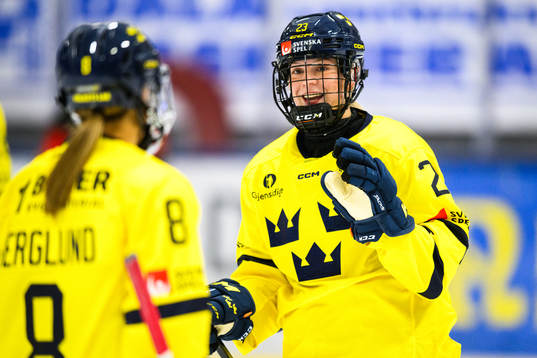 Sveriges Thea Johansson jublar