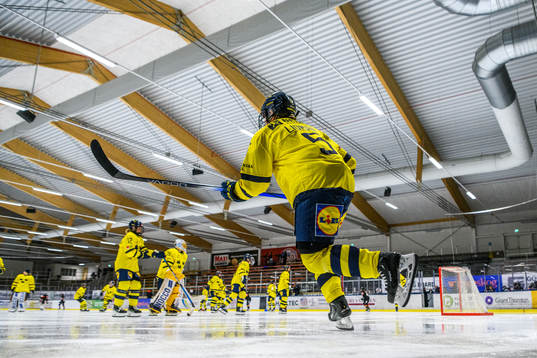 Sveriges Nathalie Lidman gör entré