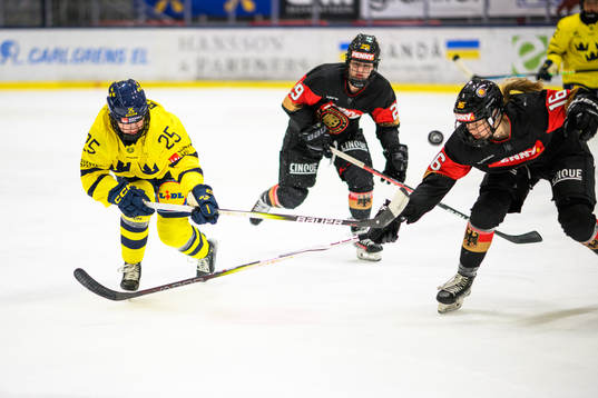 Sveriges Lina Ljungblom och Tysklands Jule Schiefer