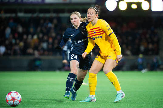 Hanna Andersson of FC Rosengård and Lucy Bronze of