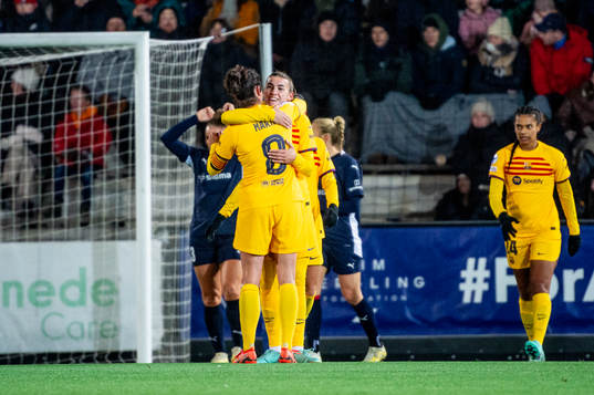 Patri Guijarro of Barcelona celebrates
