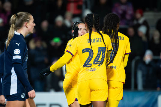 Aitana Bonmati of Barcelona celebrates with team mates