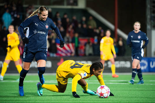 Ria Noora Minerva Öling of FC Rosengård and Esmee Brugts